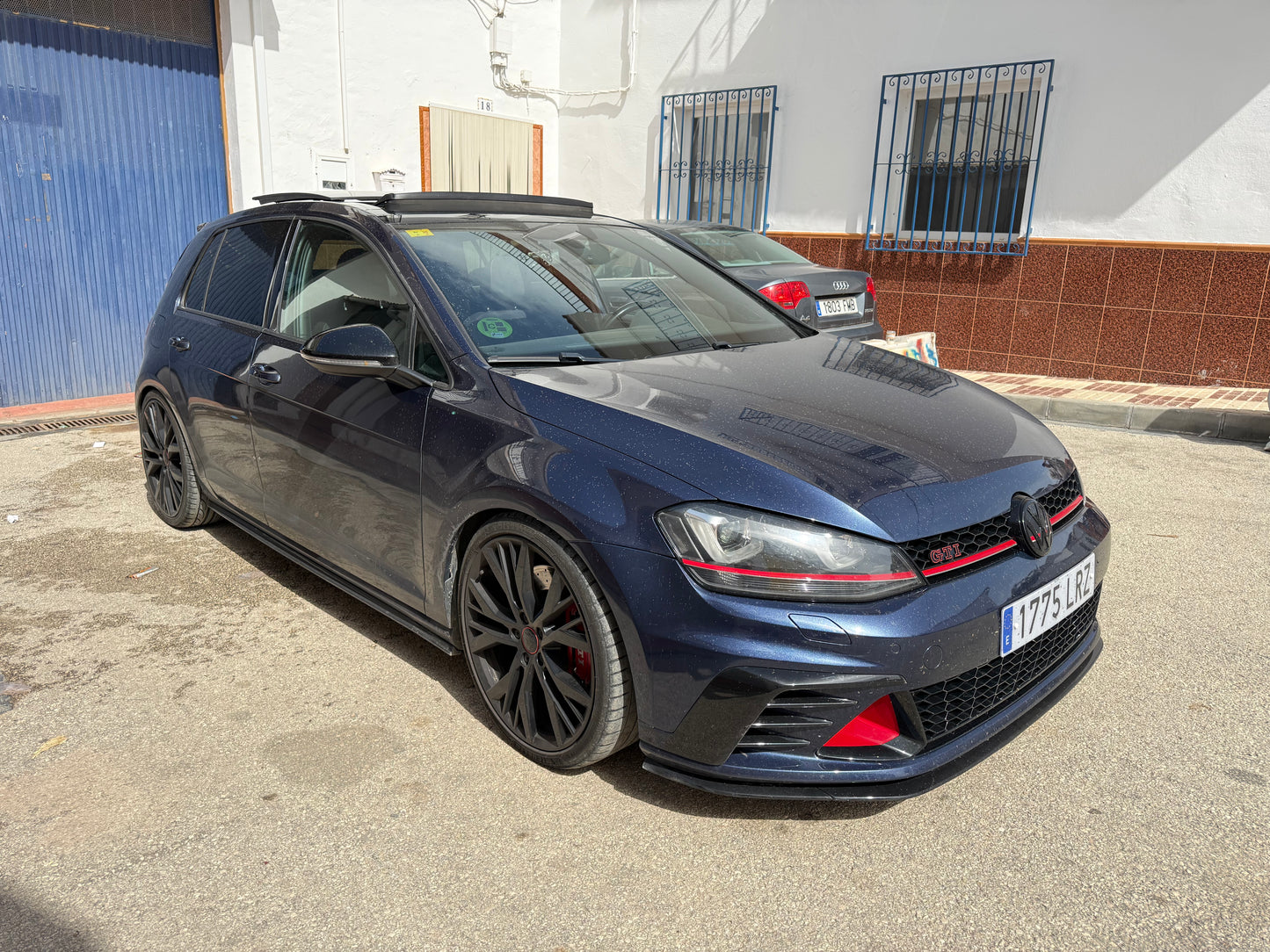 VOLKSWAGEN GOLF GTI PERFORMANCE
