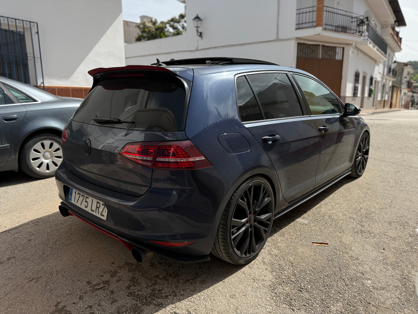 VOLKSWAGEN GOLF GTI PERFORMANCE
