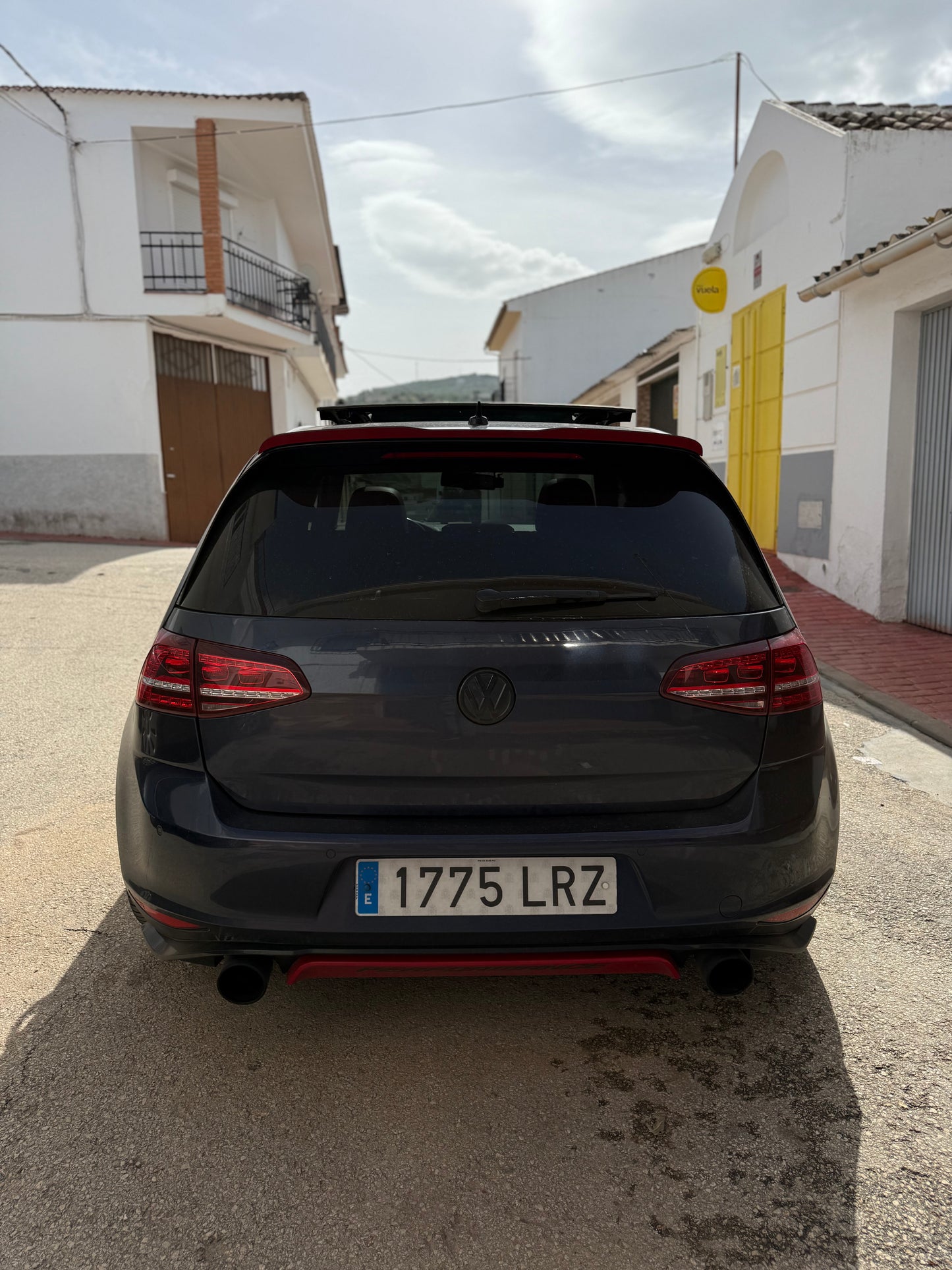 VOLKSWAGEN GOLF GTI PERFORMANCE