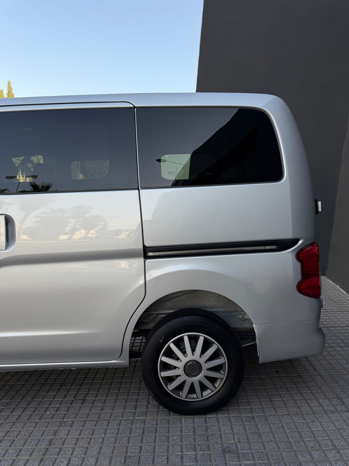 NISSAN NV 200
