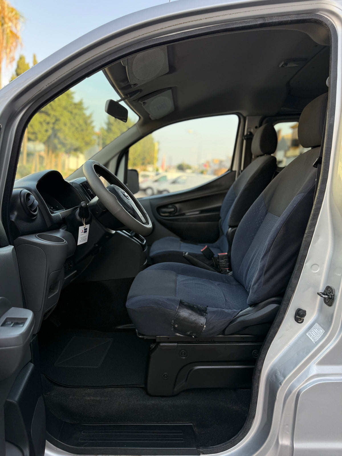 NISSAN NV 200