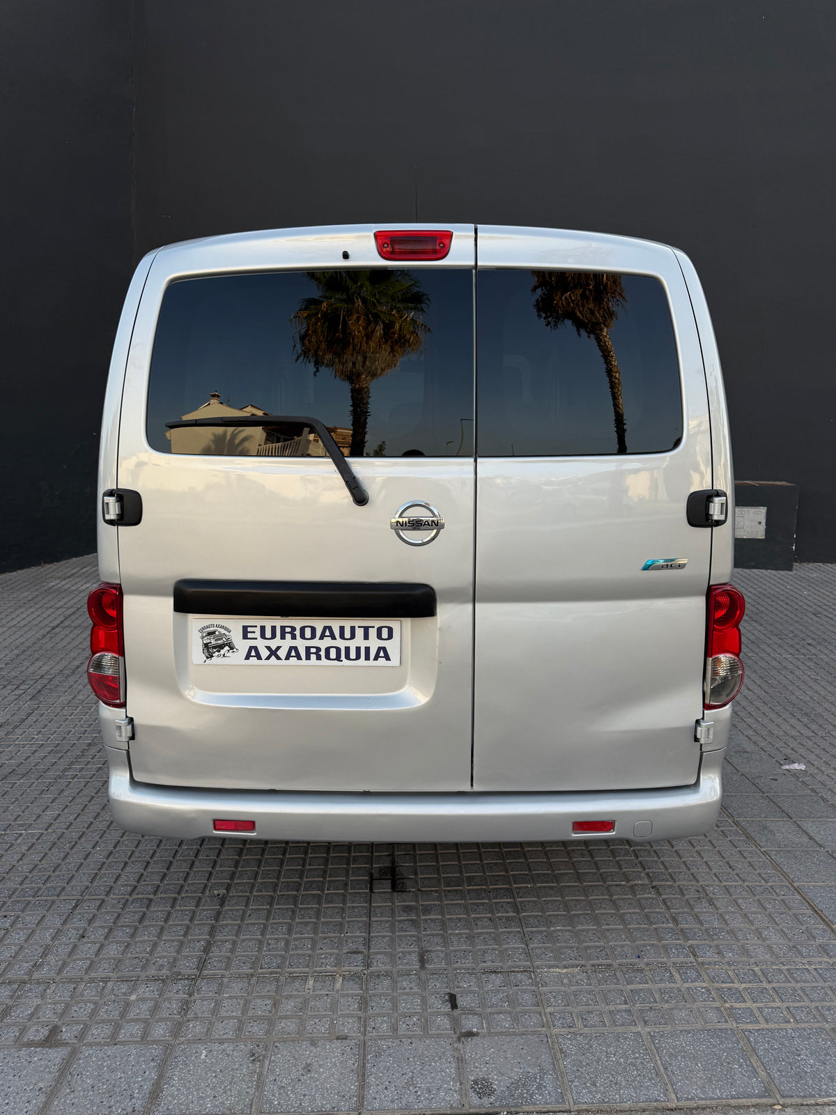 NISSAN NV 200