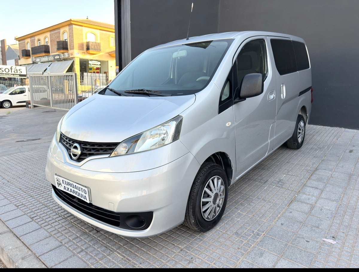 NISSAN NV 200