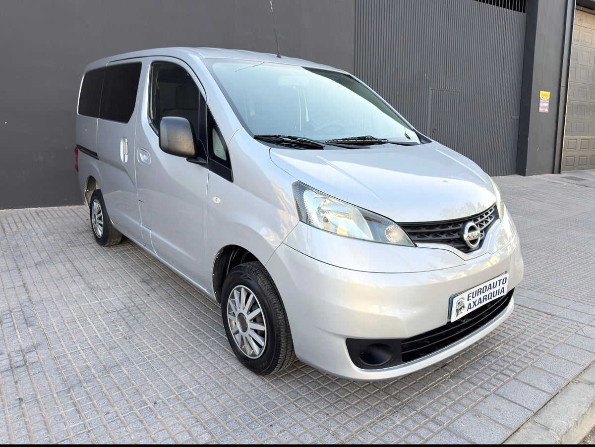 NISSAN NV 200