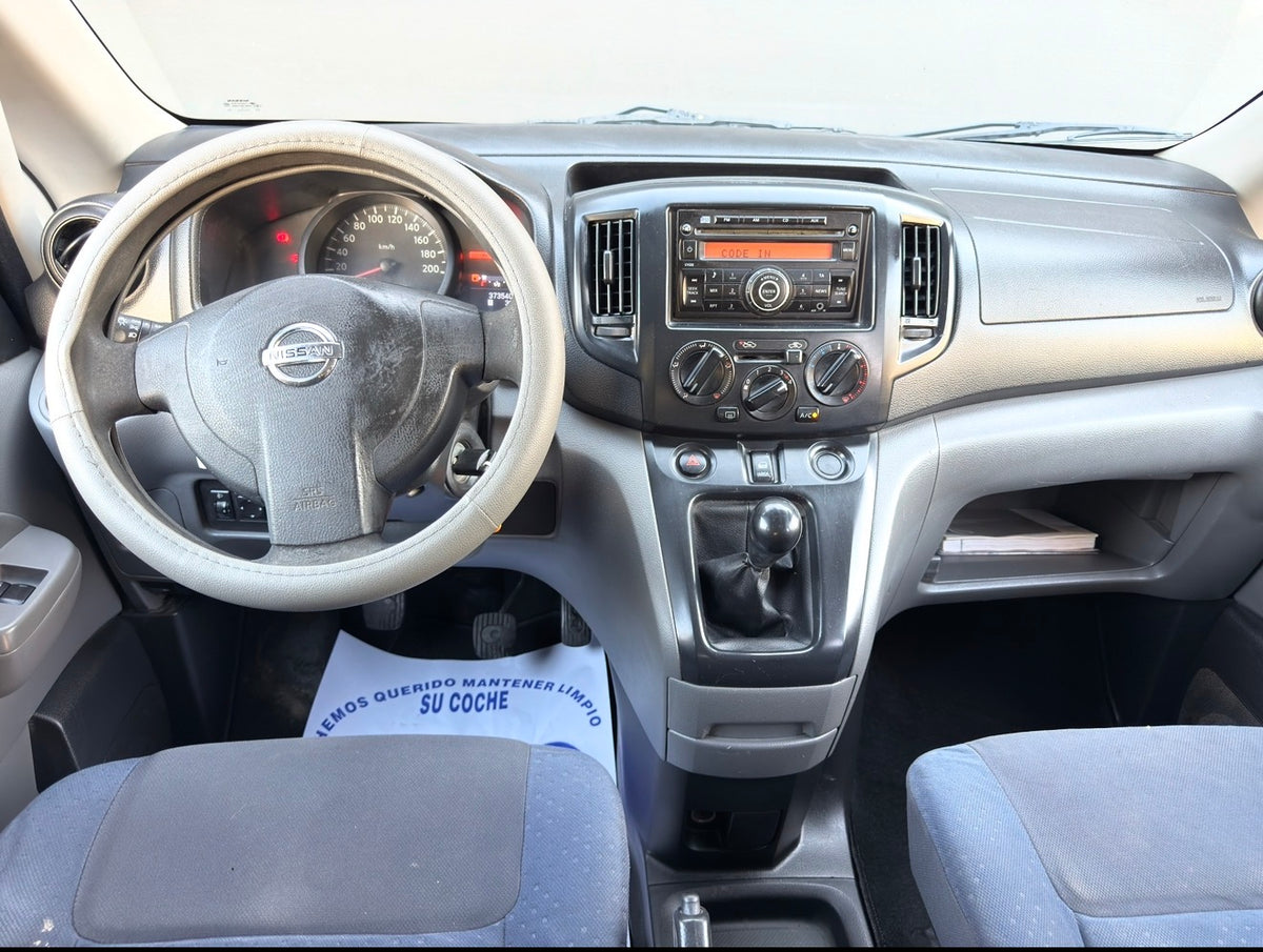 NISSAN NV 200