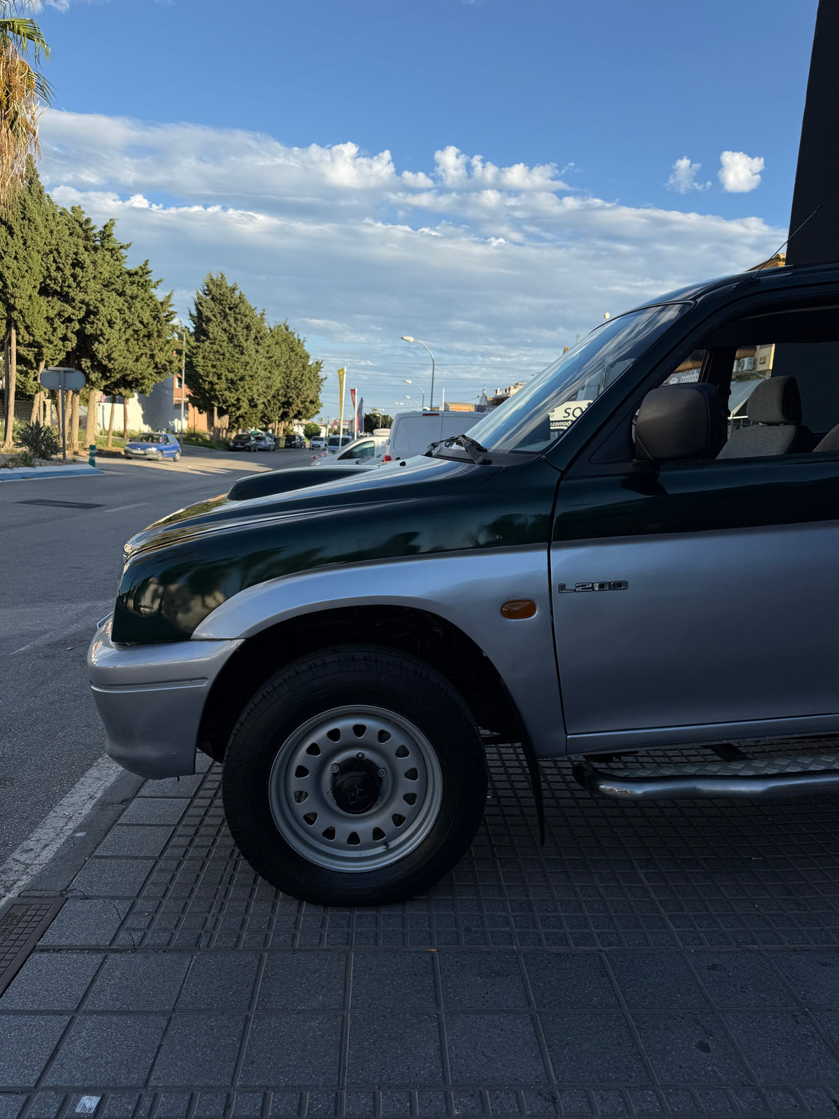 MITSUBISHI L200 PICK-UP
