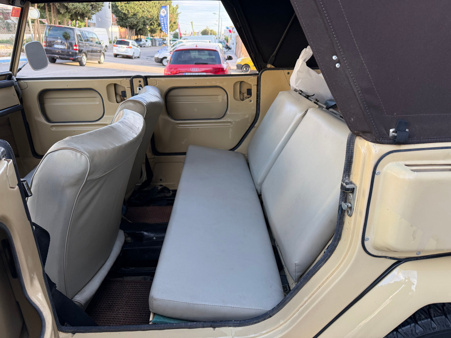 VOLKSWAGEN KUBELWAGEN