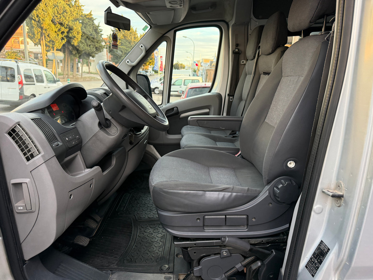 PEUGEOT BOXER 9 PLAZAS