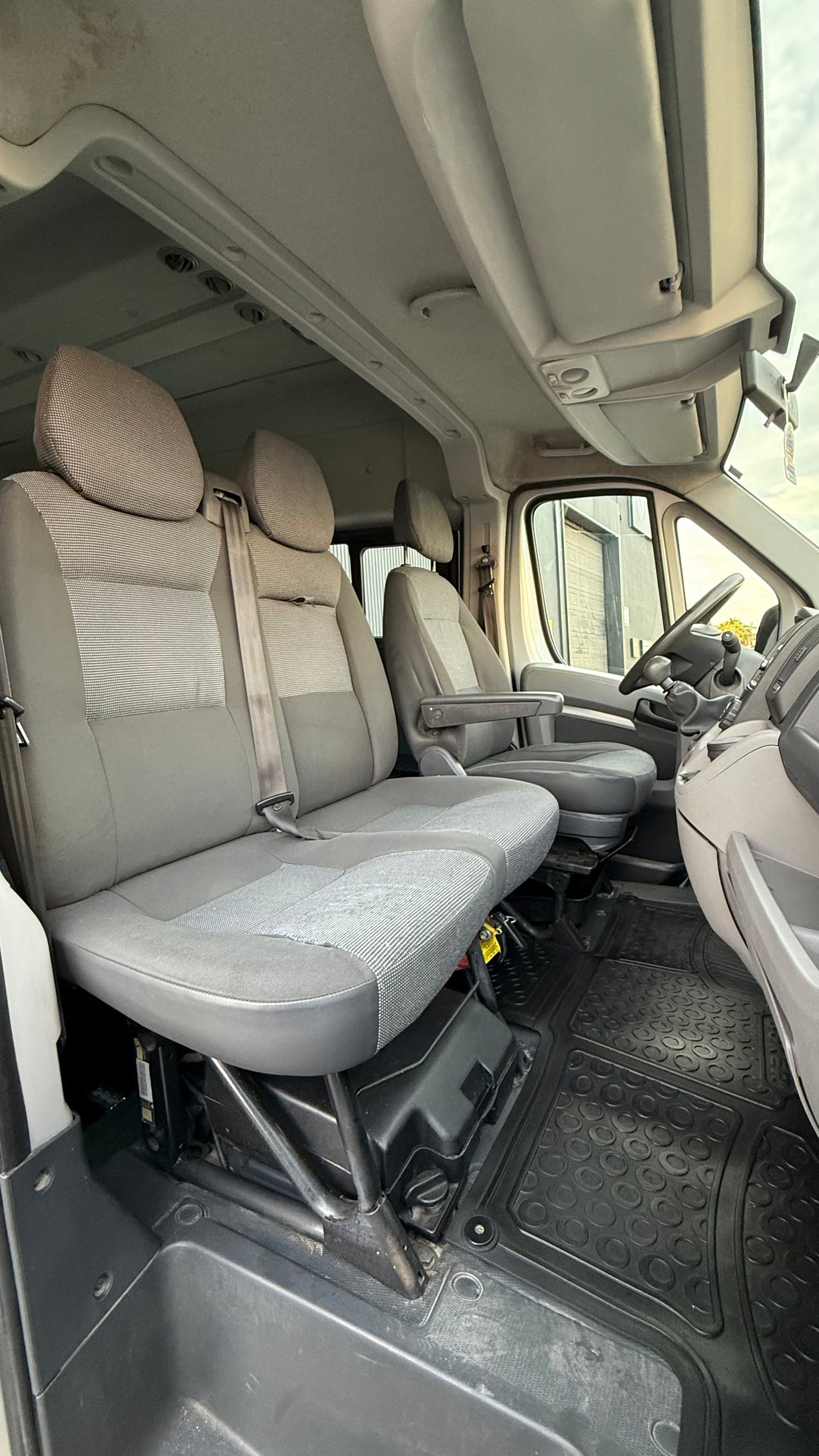 PEUGEOT BOXER 9 PLAZAS