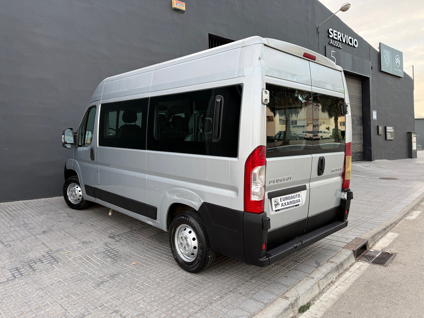 PEUGEOT BOXER 9 PLAZAS