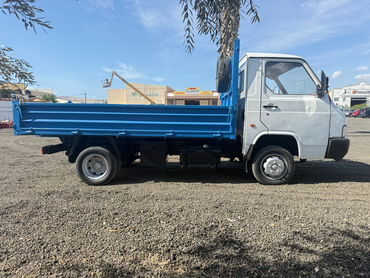 NISSAN TRADE VOLQUETE