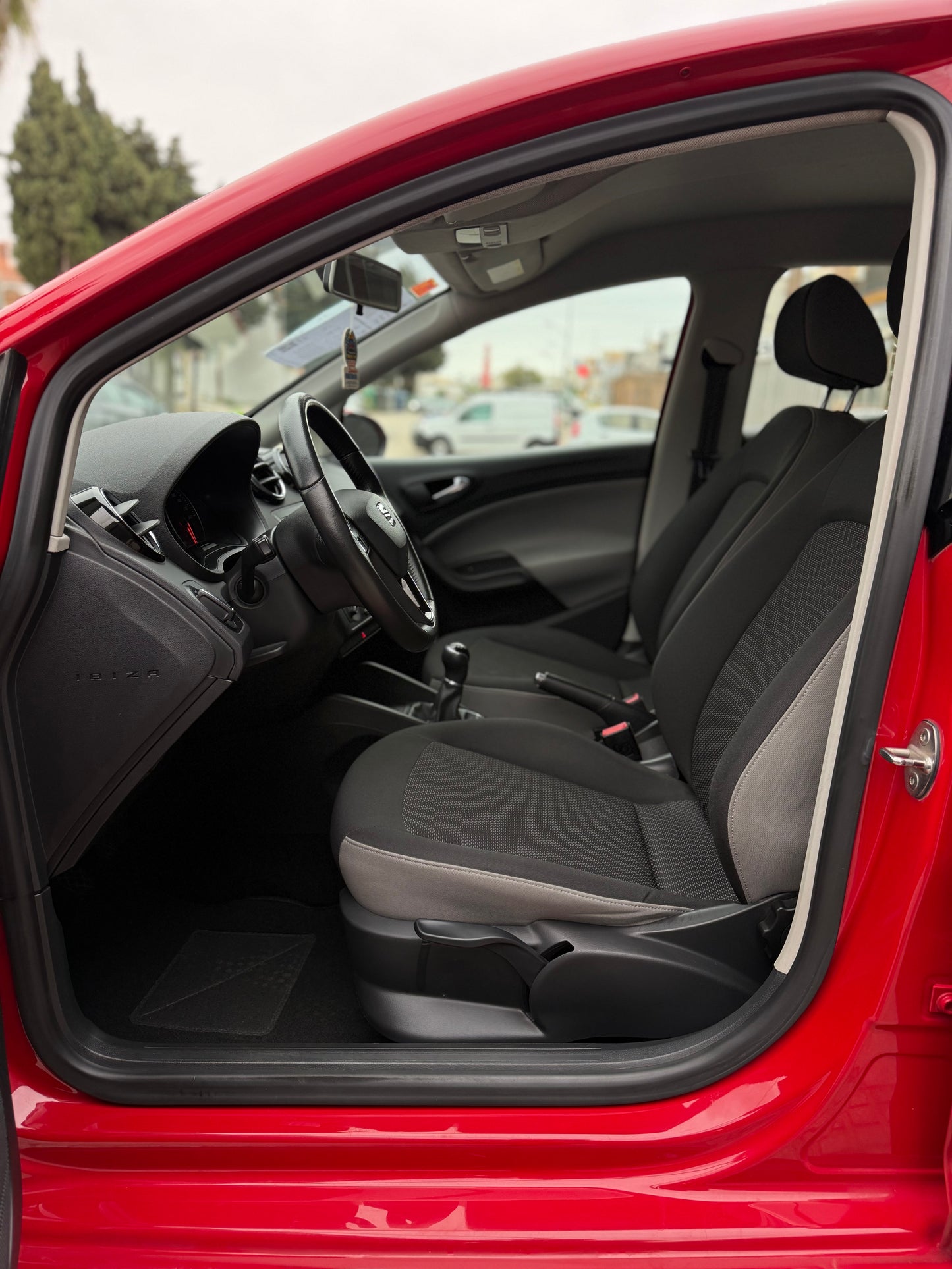 SEAT IBIZA
