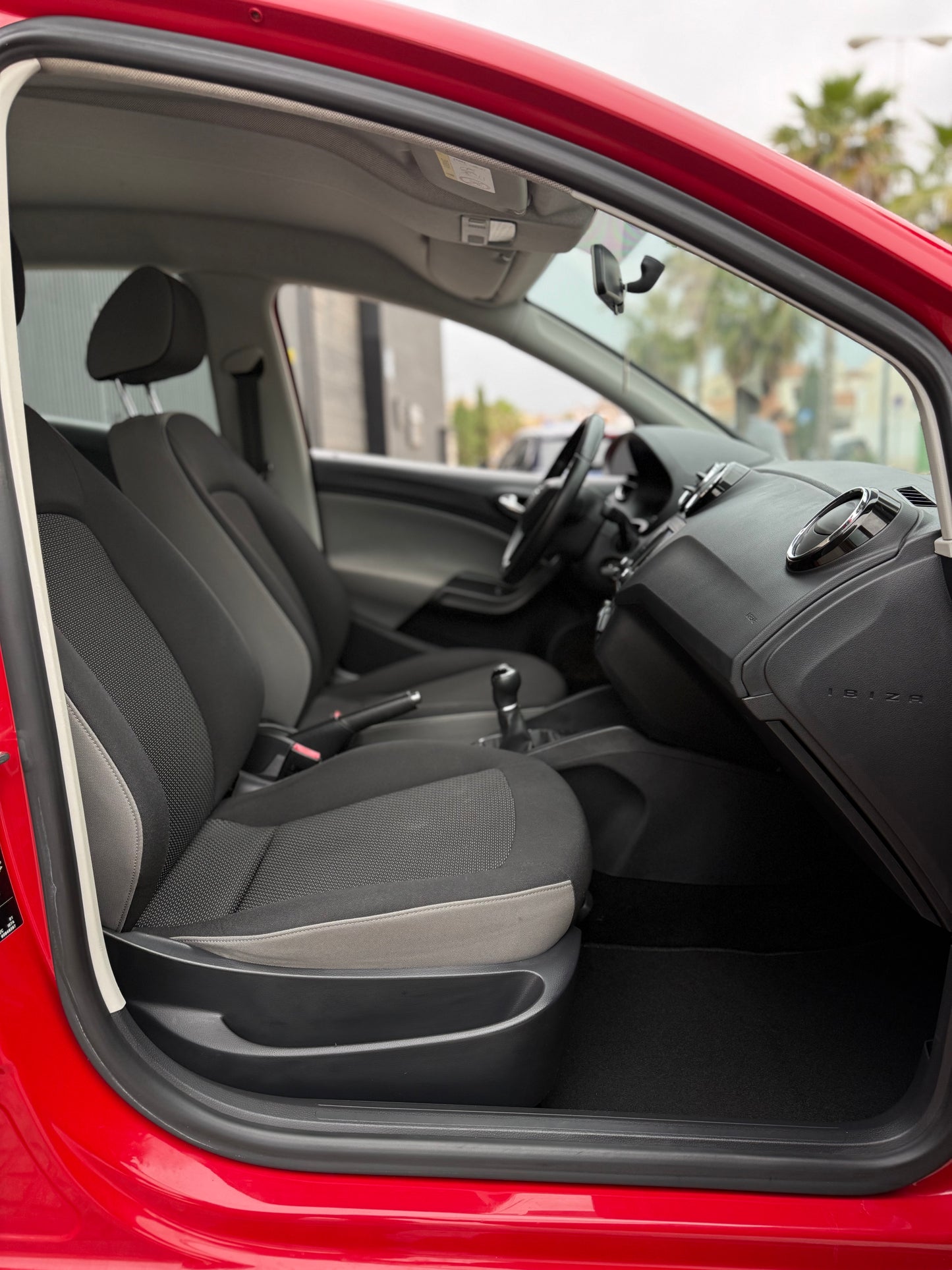 SEAT IBIZA