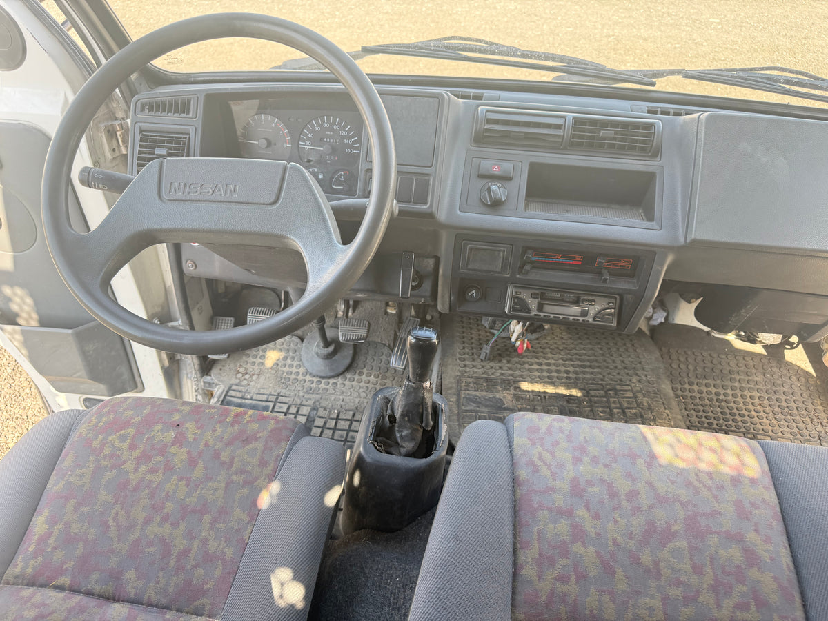NISSAN TRADE VOLQUETE