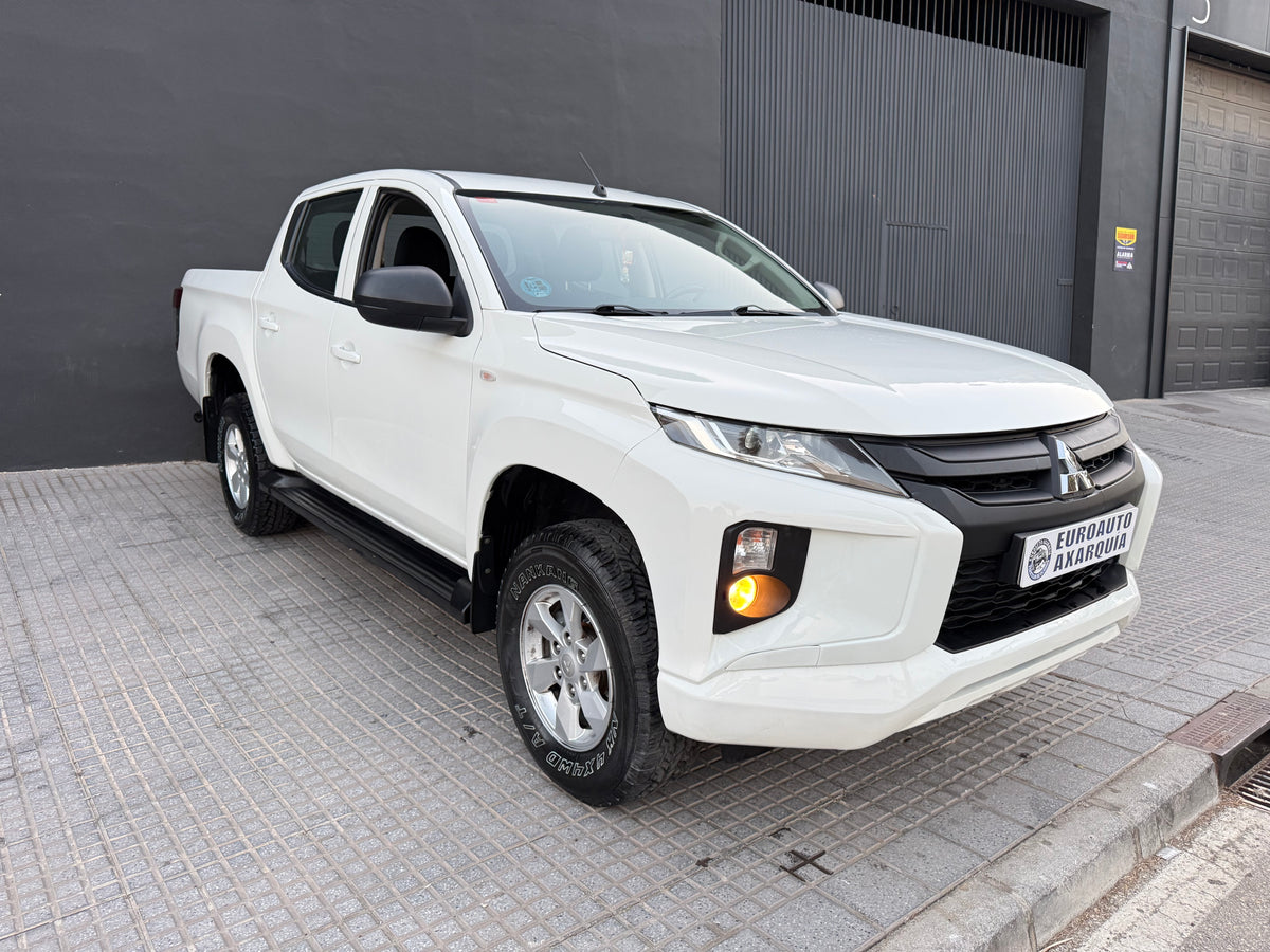 MITSUBISHI L-200