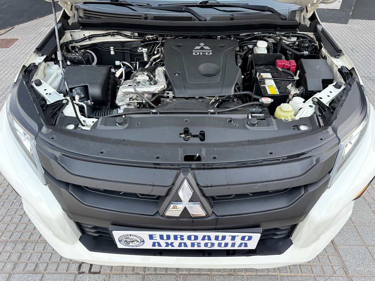 MITSUBISHI L-200