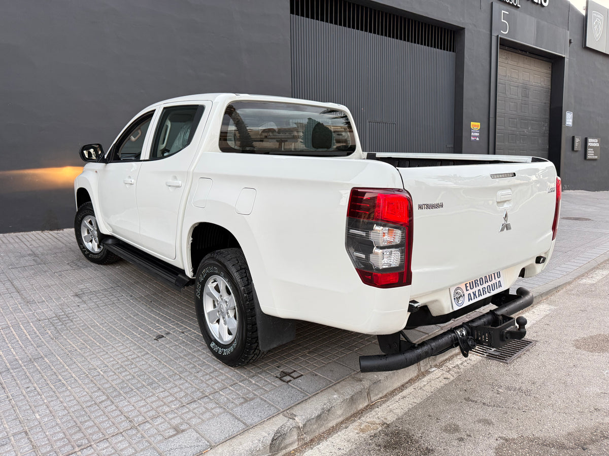 MITSUBISHI L-200