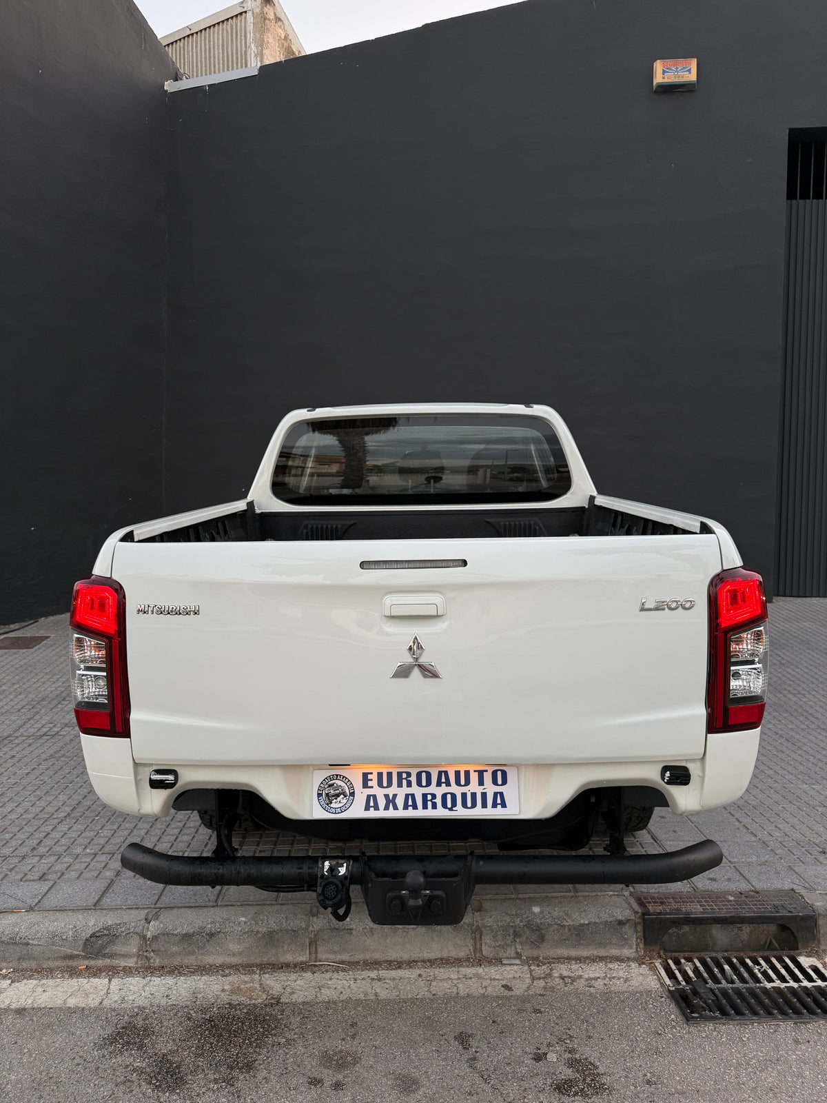 MITSUBISHI L-200