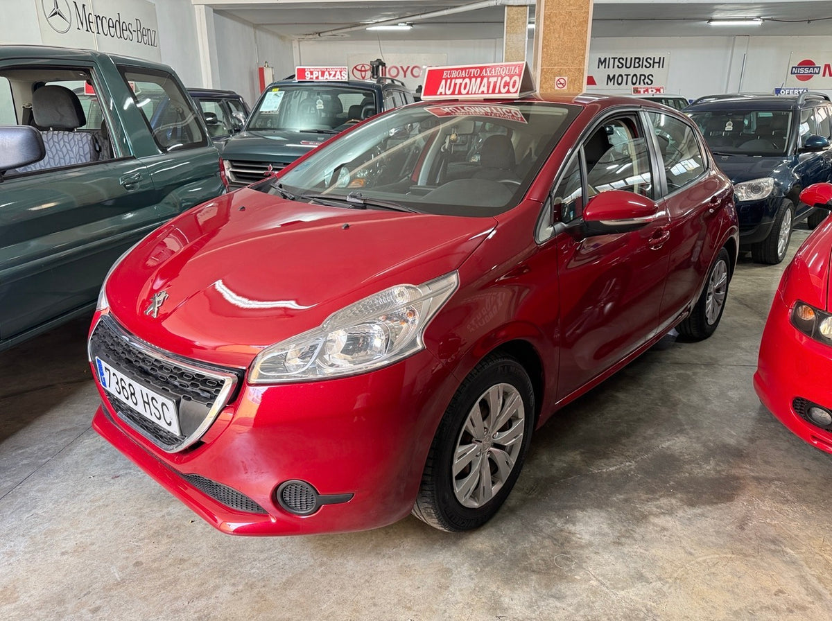 PEUGEOT 208