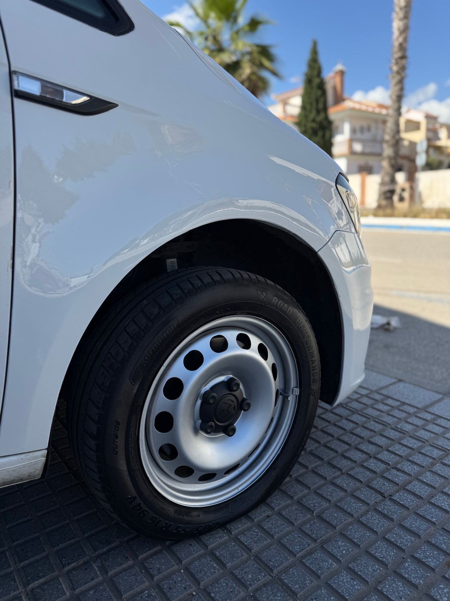 VOLKSWAGEN CADDY 4MOTION