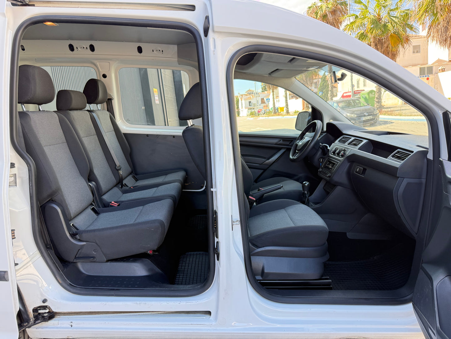 VOLKSWAGEN CADDY 4MOTION