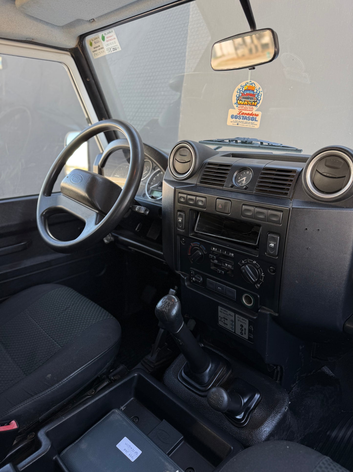 LAND ROVER DEFENDER