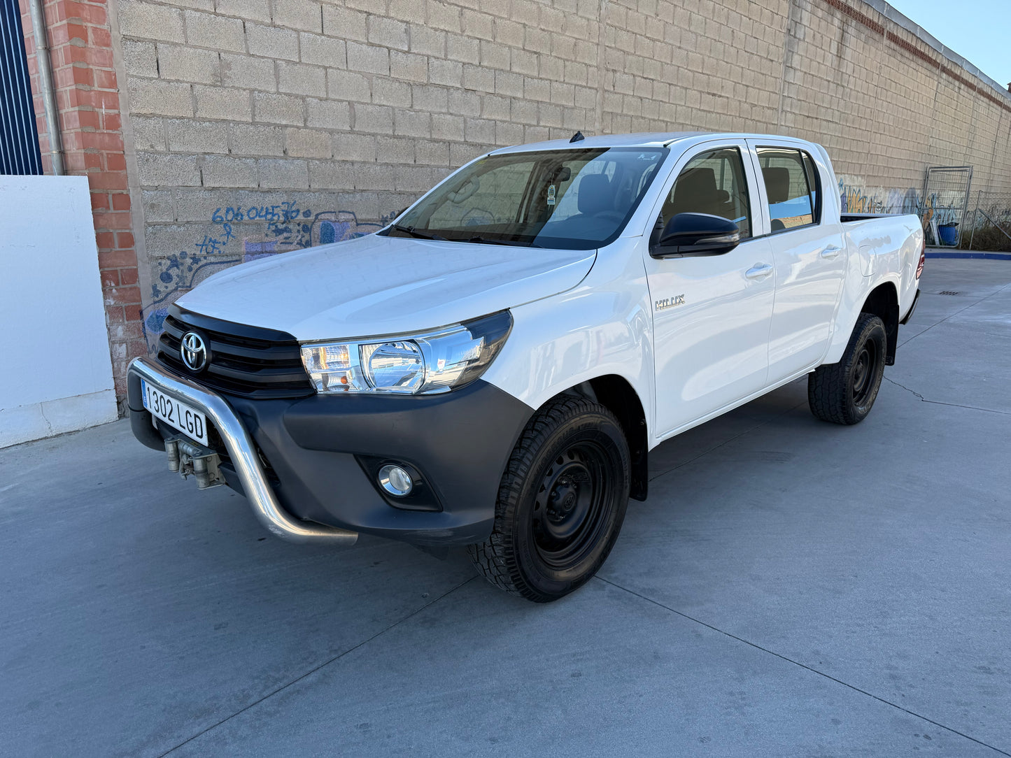 TOYOTA HILUX