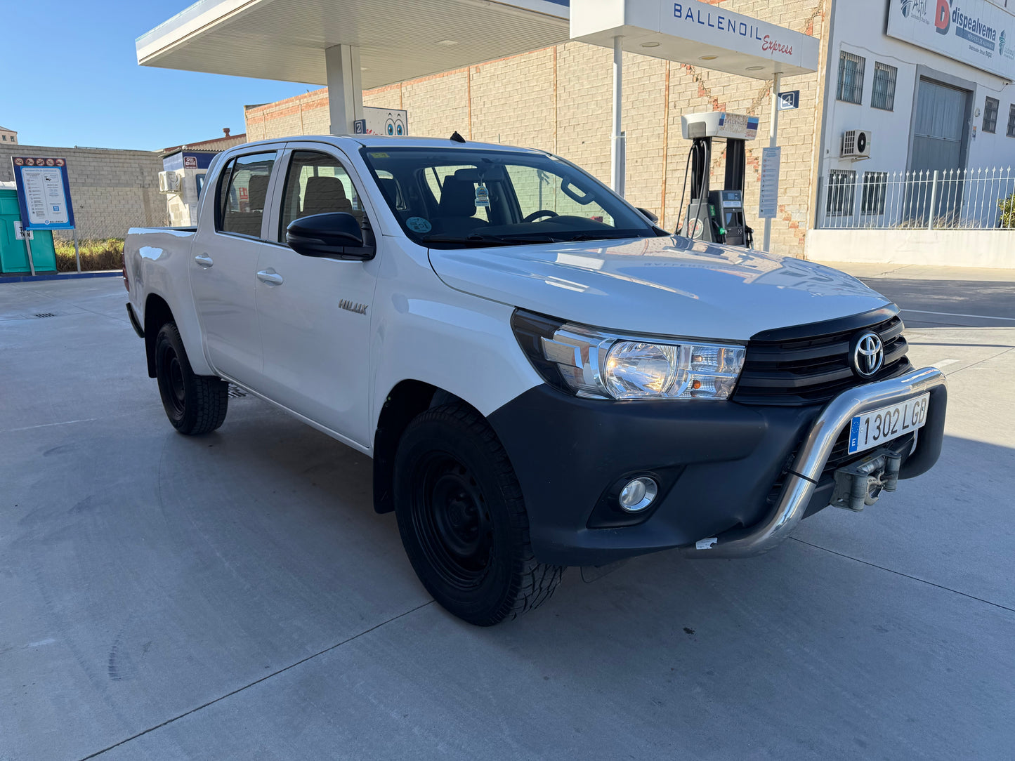 TOYOTA HILUX