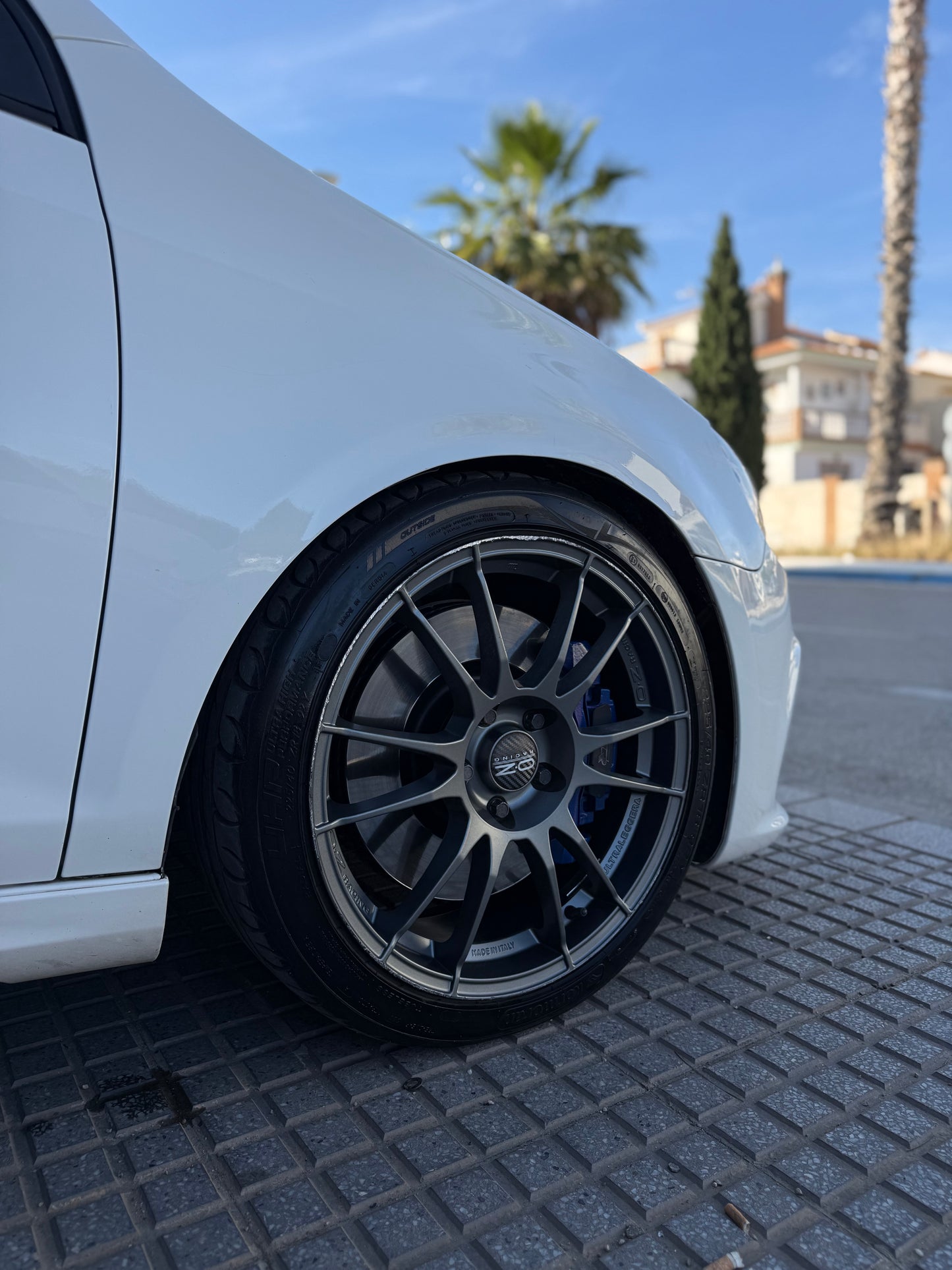 VOLKSWAGEN GOLF 6 R20 4MOTION