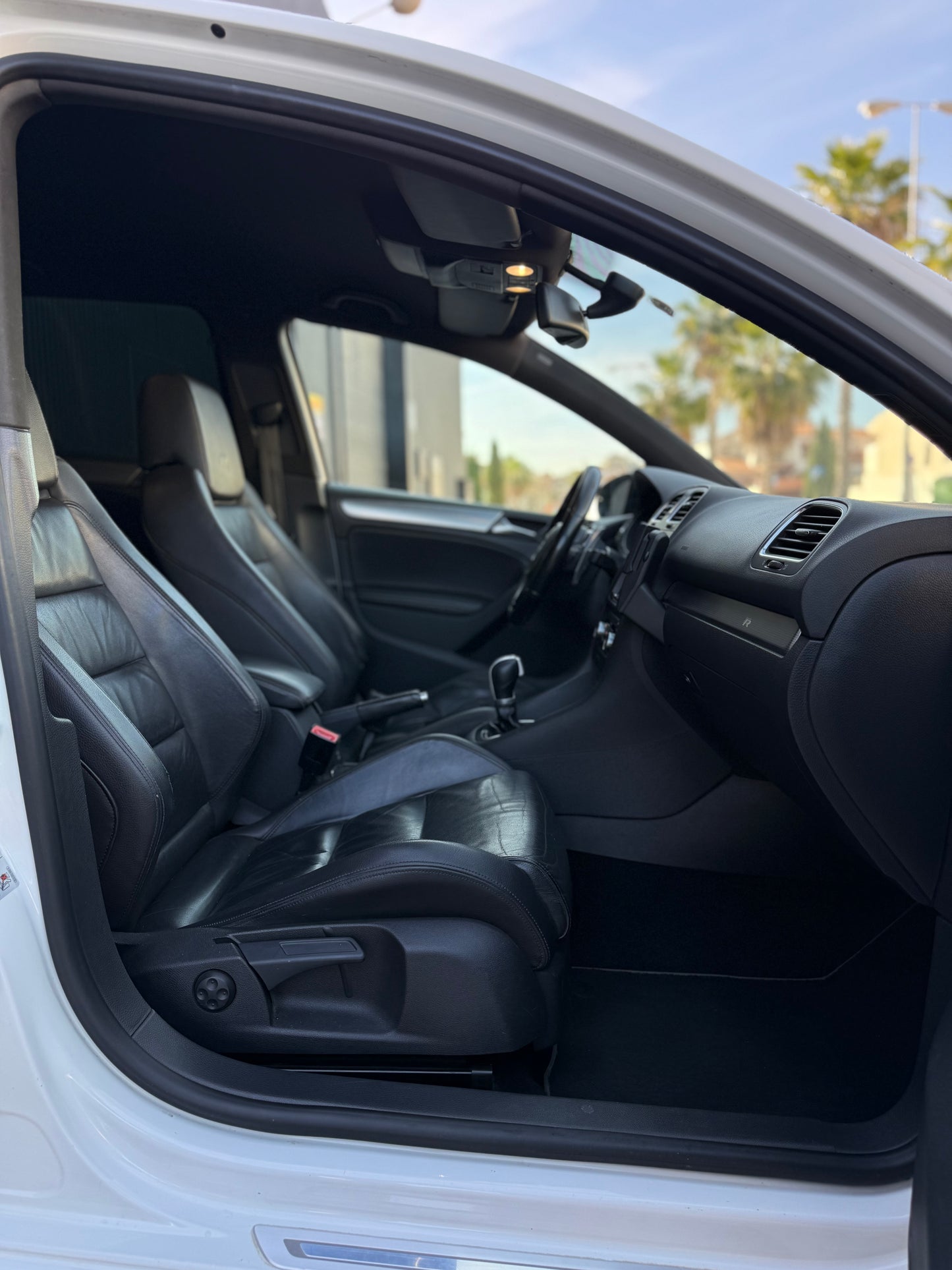 VOLKSWAGEN GOLF 6 R20 4MOTION