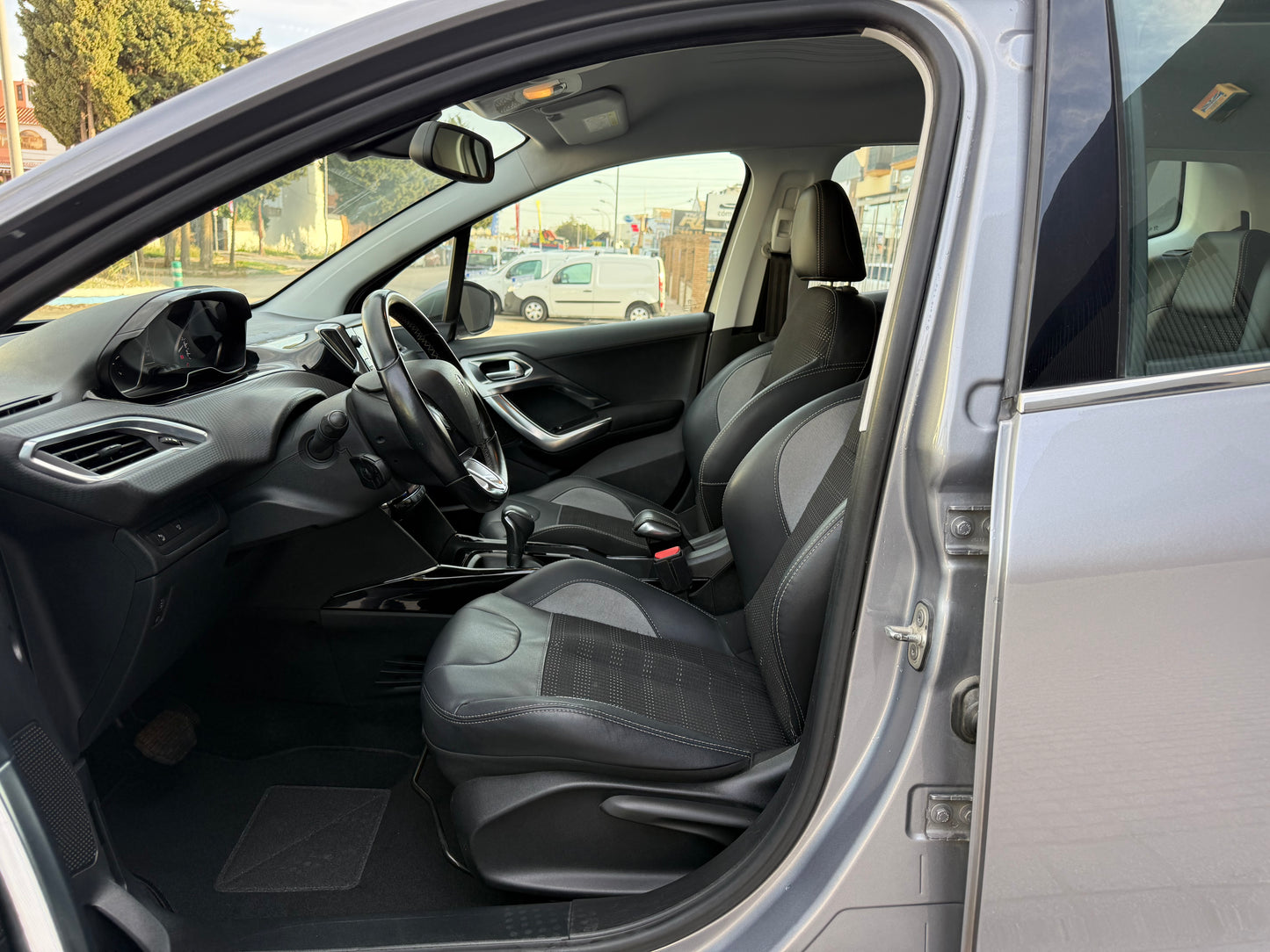 PEUGEOT 2008 AUTOMATICO