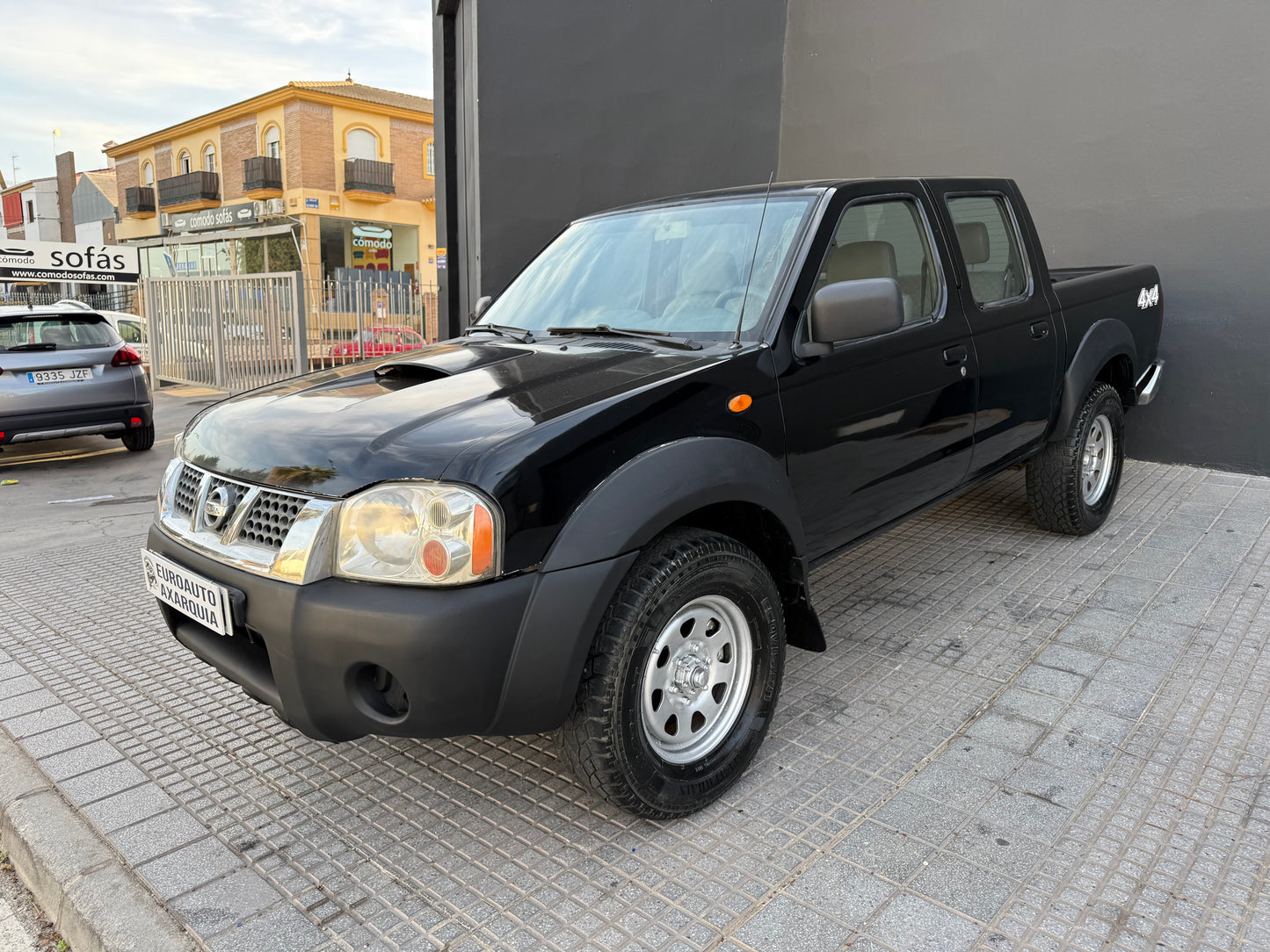 NISSAN NAVARA PICK-UP
