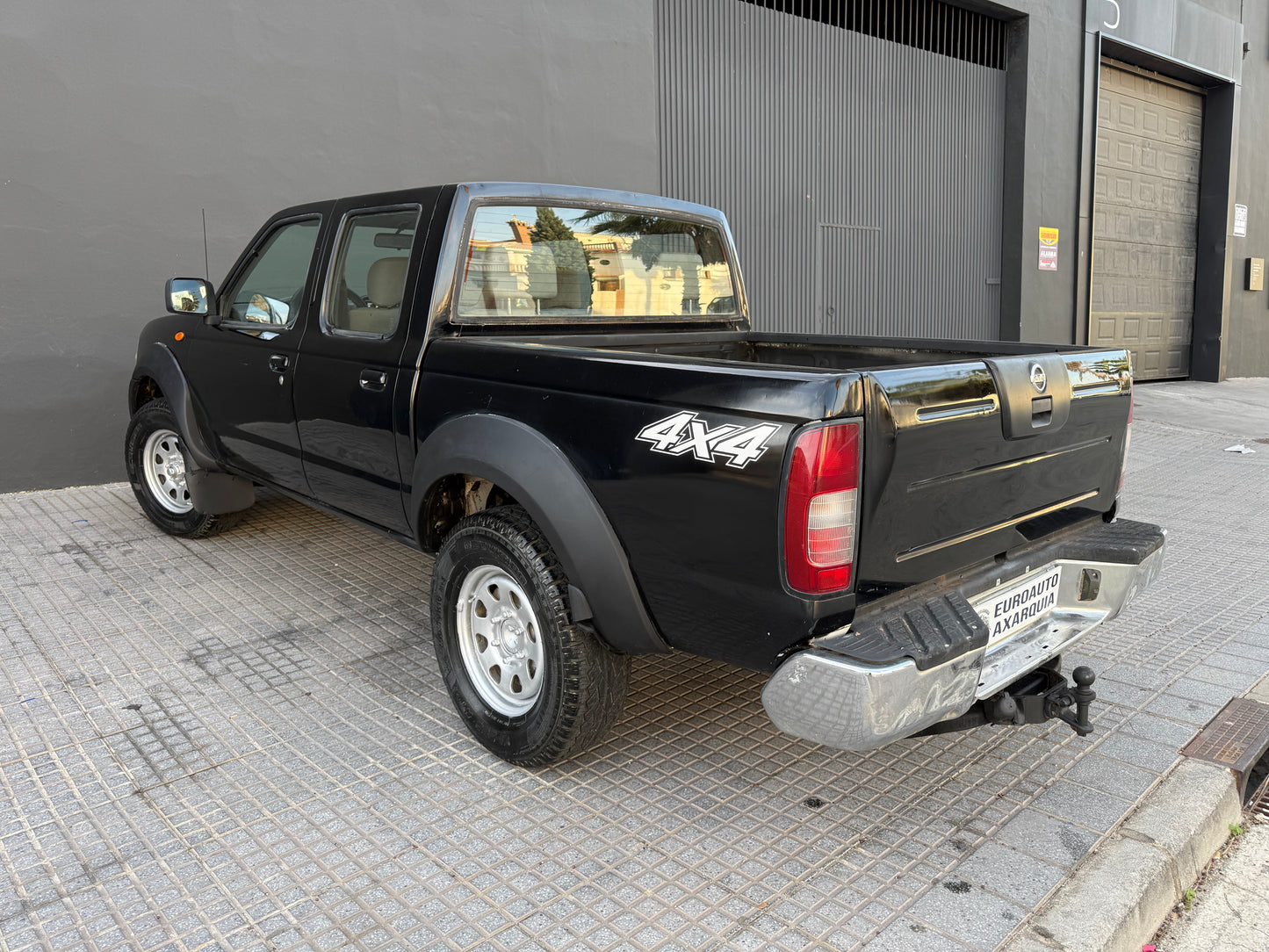 NISSAN NAVARA PICK-UP