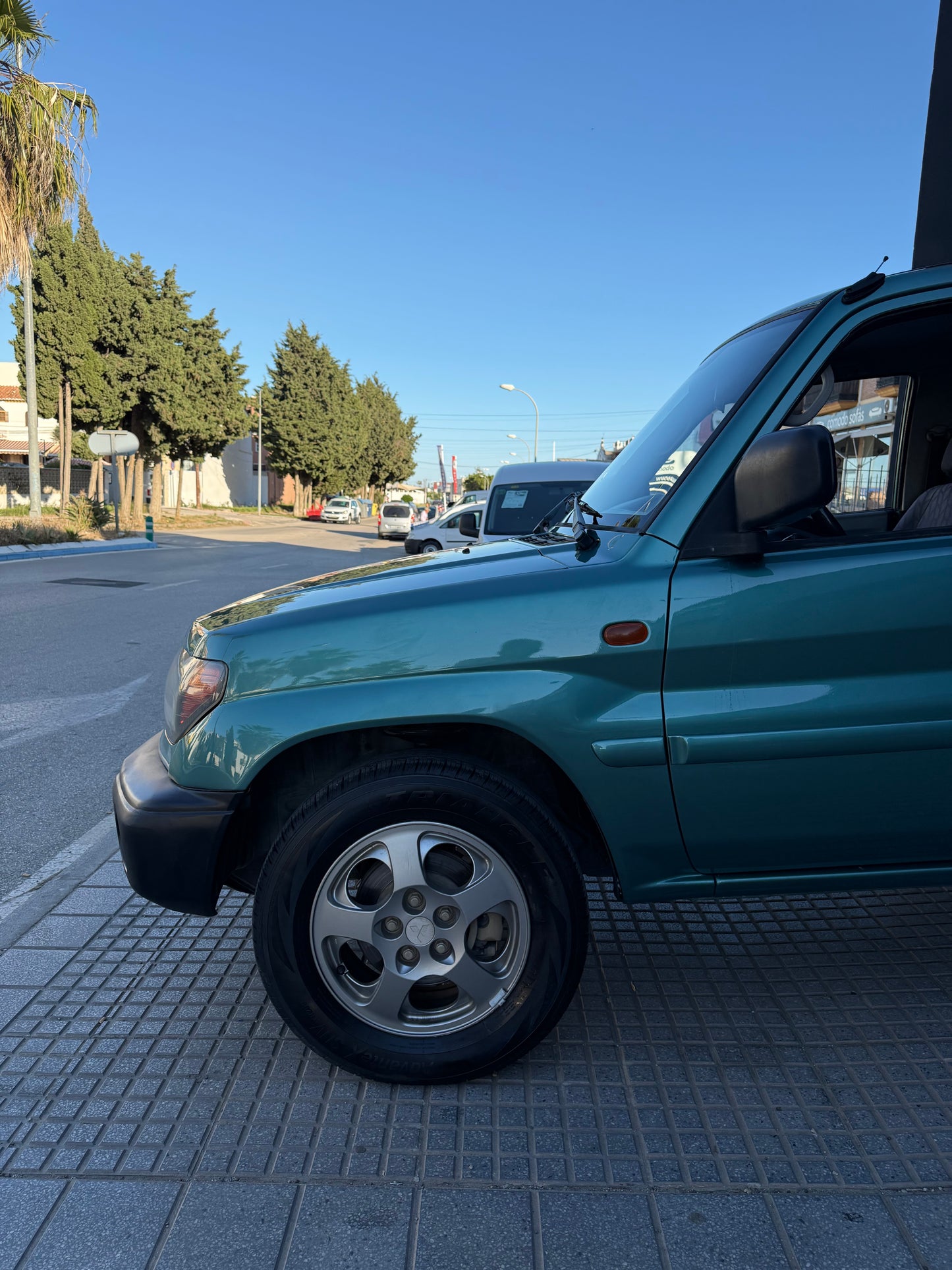 MITSUBISHI MONTERO IO 4X4