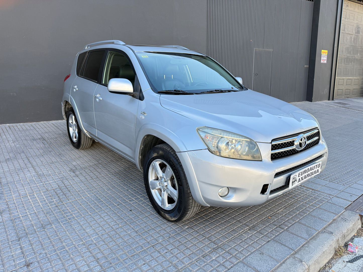 TOYOTA RAV4 4X4