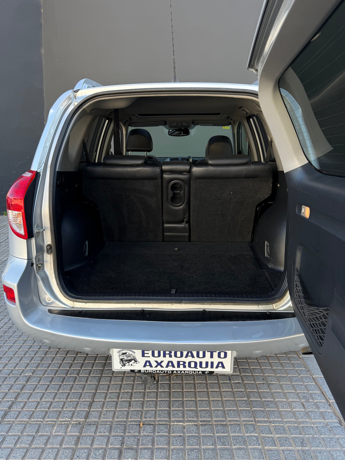 TOYOTA RAV4 4X4
