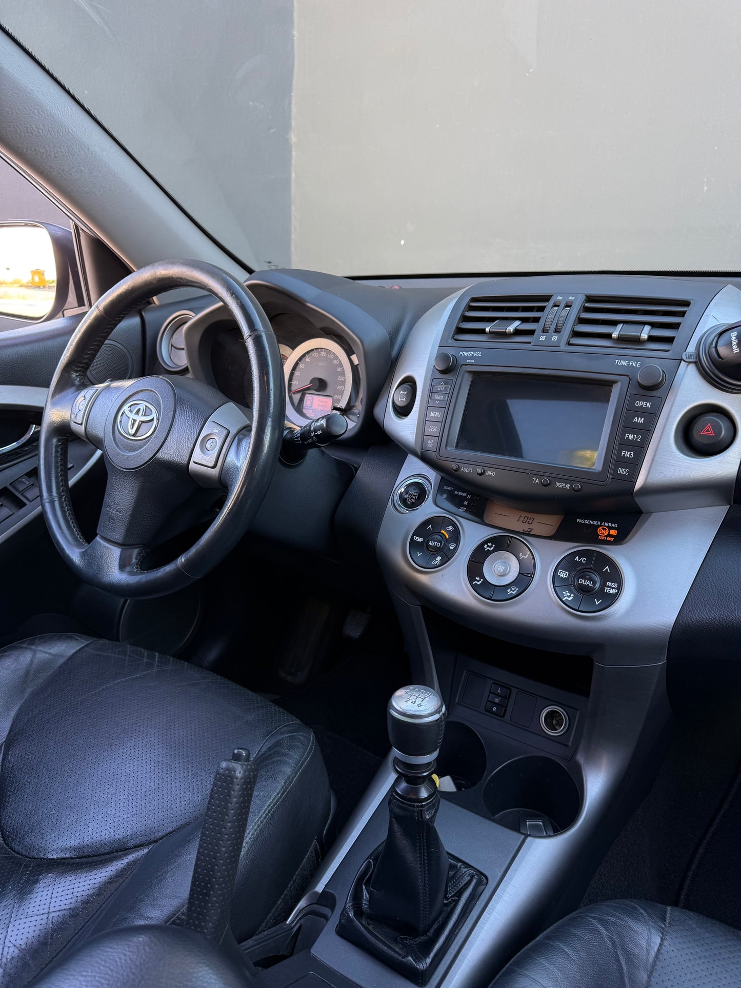 TOYOTA RAV4 4X4