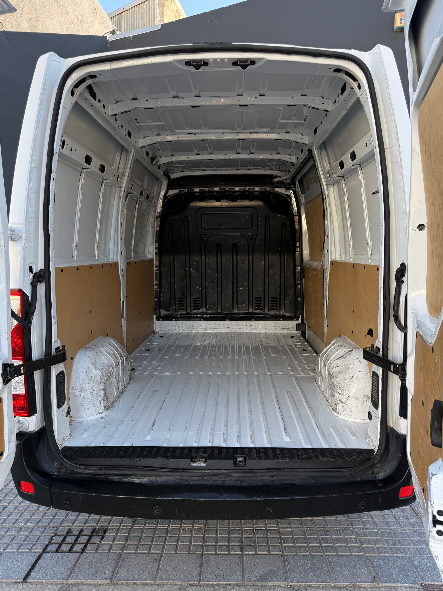 RENAULT MASTER L2H2