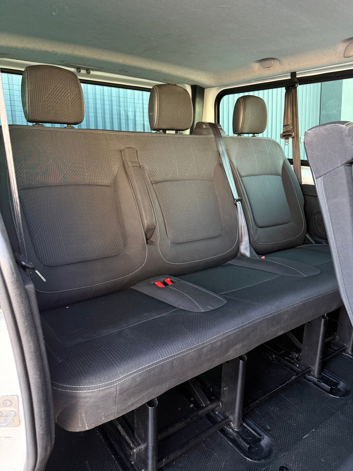 RENAULT TRAFIC 9 PLAZAS