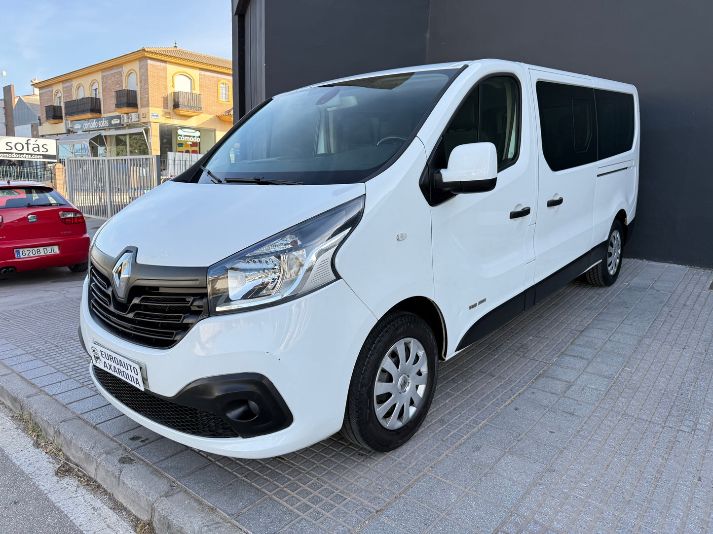 RENAULT TRAFIC 9 PLAZAS