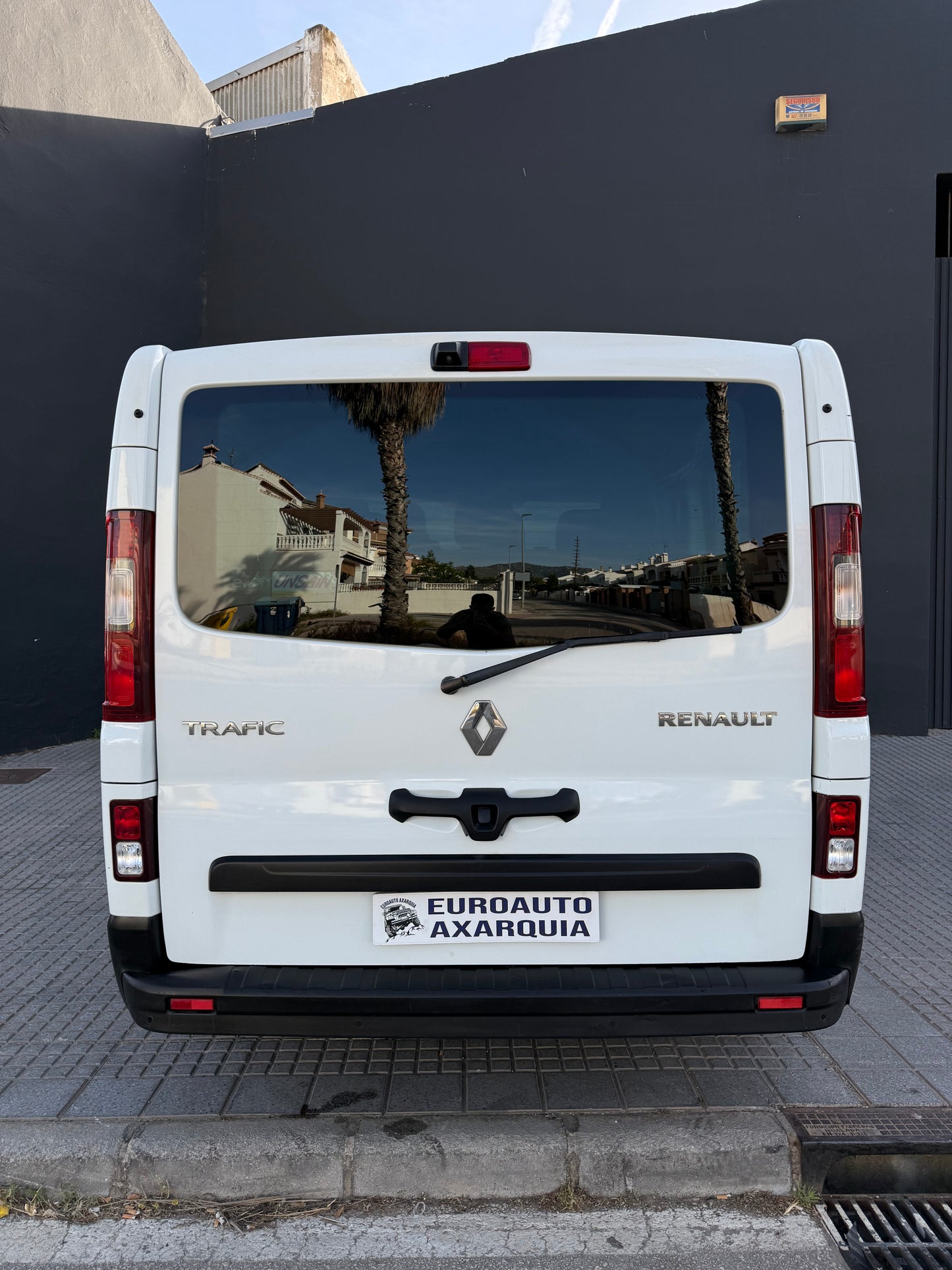 RENAULT TRAFIC 9 PLAZAS