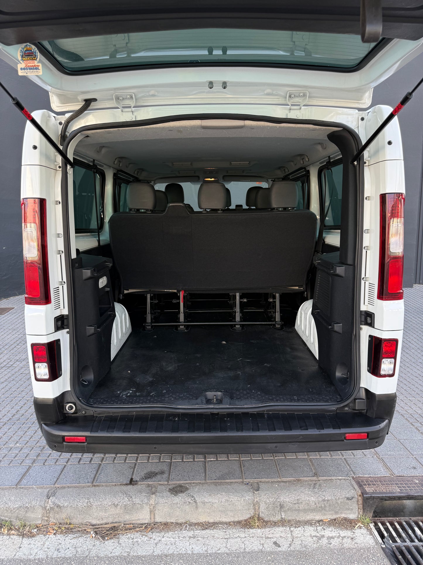 RENAULT TRAFIC 9 PLAZAS