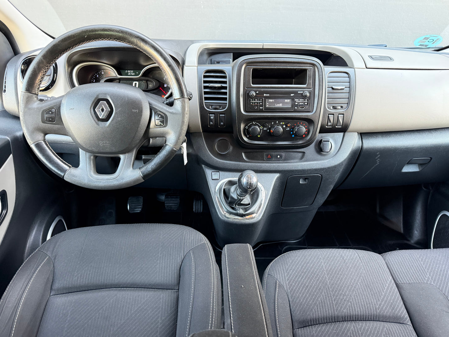 RENAULT TRAFIC 9 PLAZAS