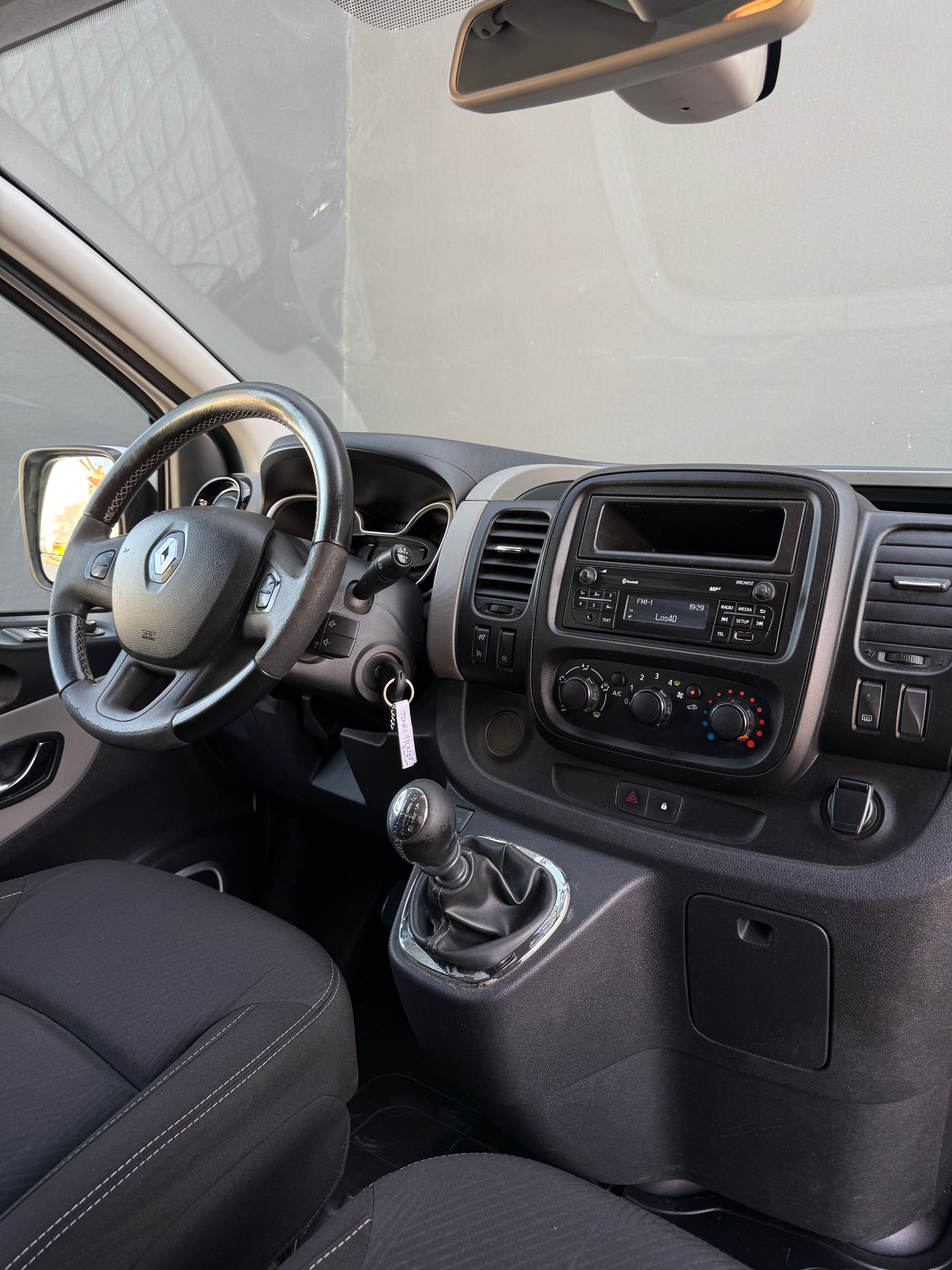RENAULT TRAFIC 9 PLAZAS