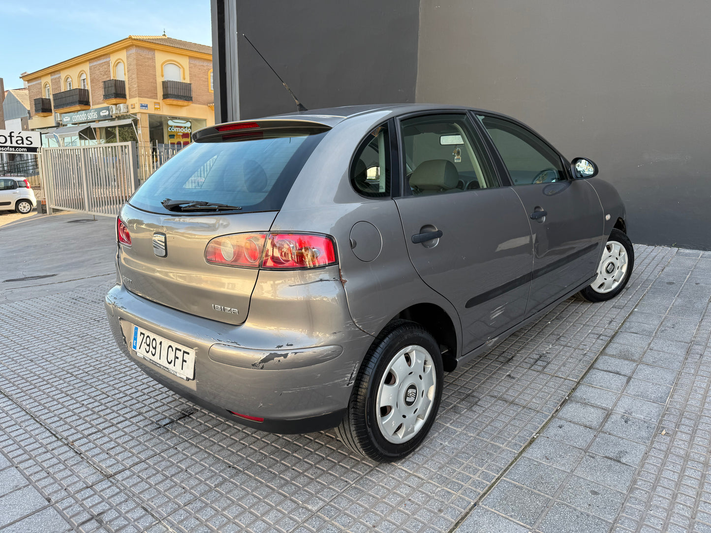SEAT IBIZA
