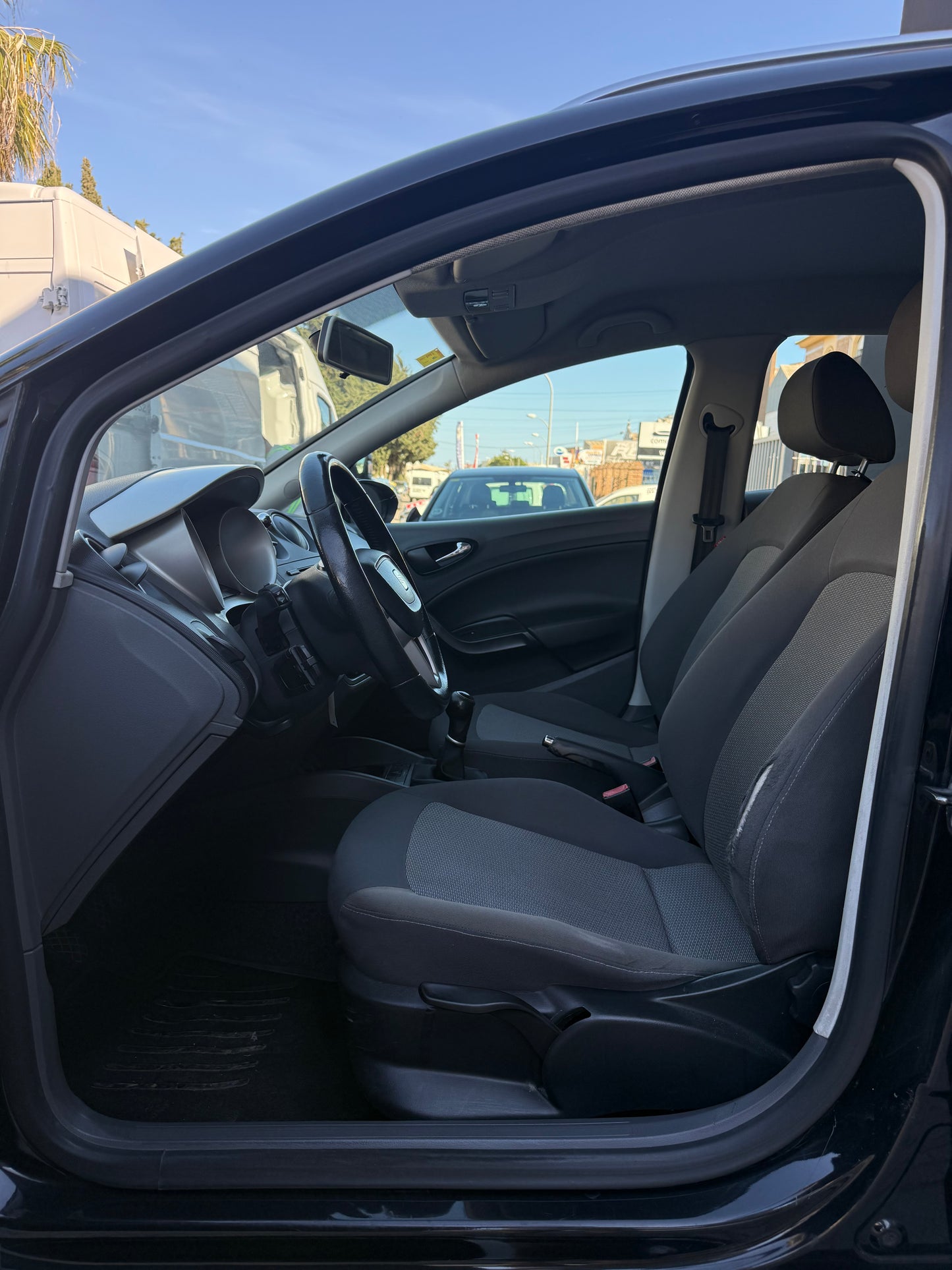 SEAT IBIZA