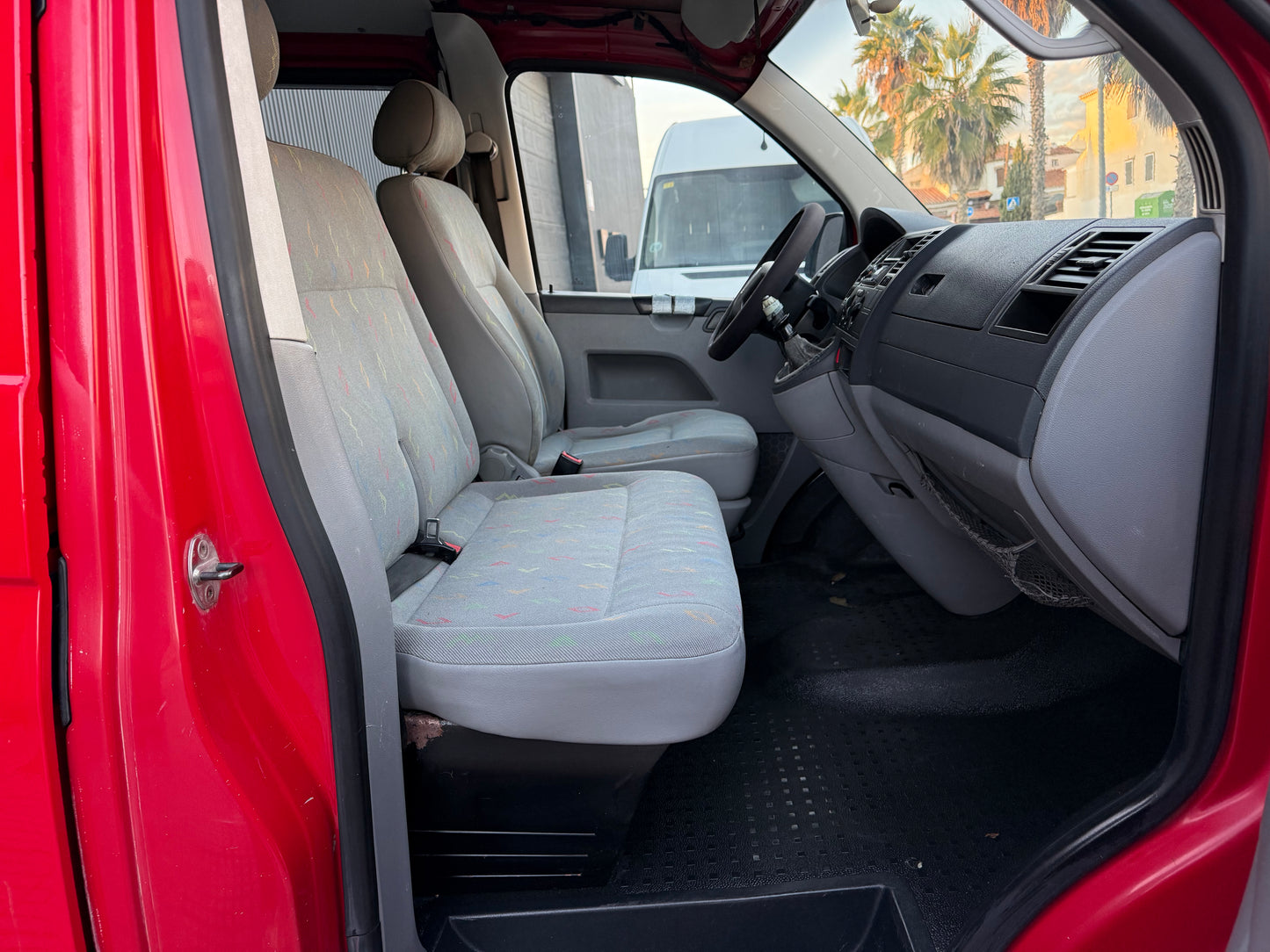 VOLKSWAGEN TRANSPORTER T5