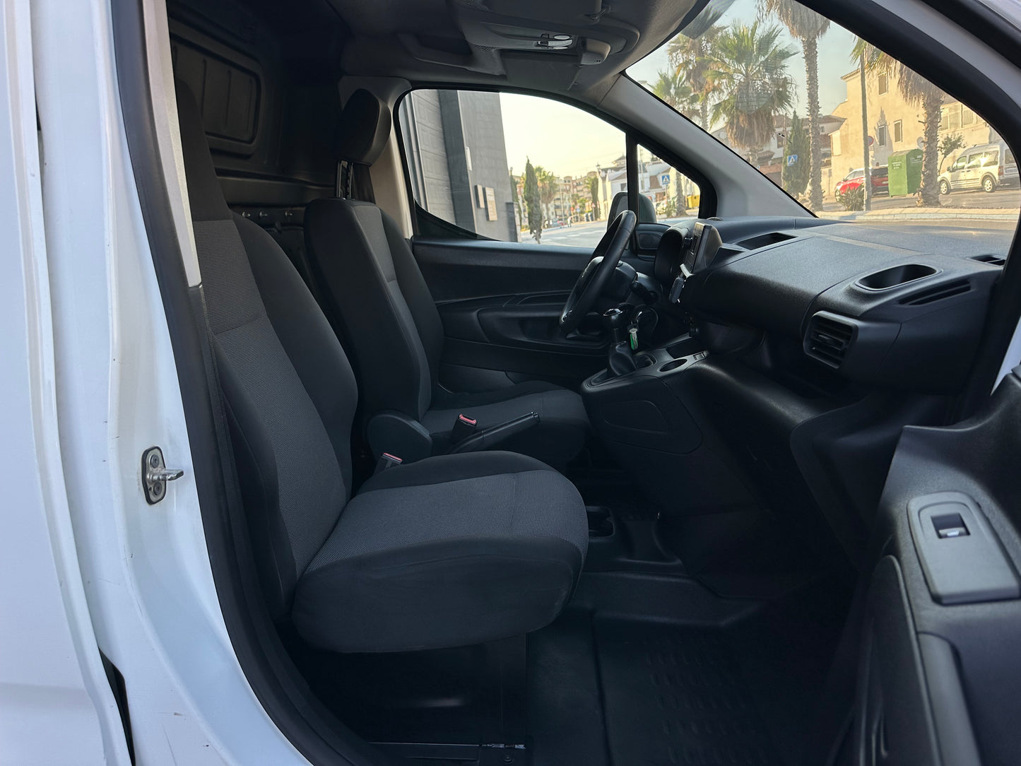 CITROEN BERLINGO CERRADA