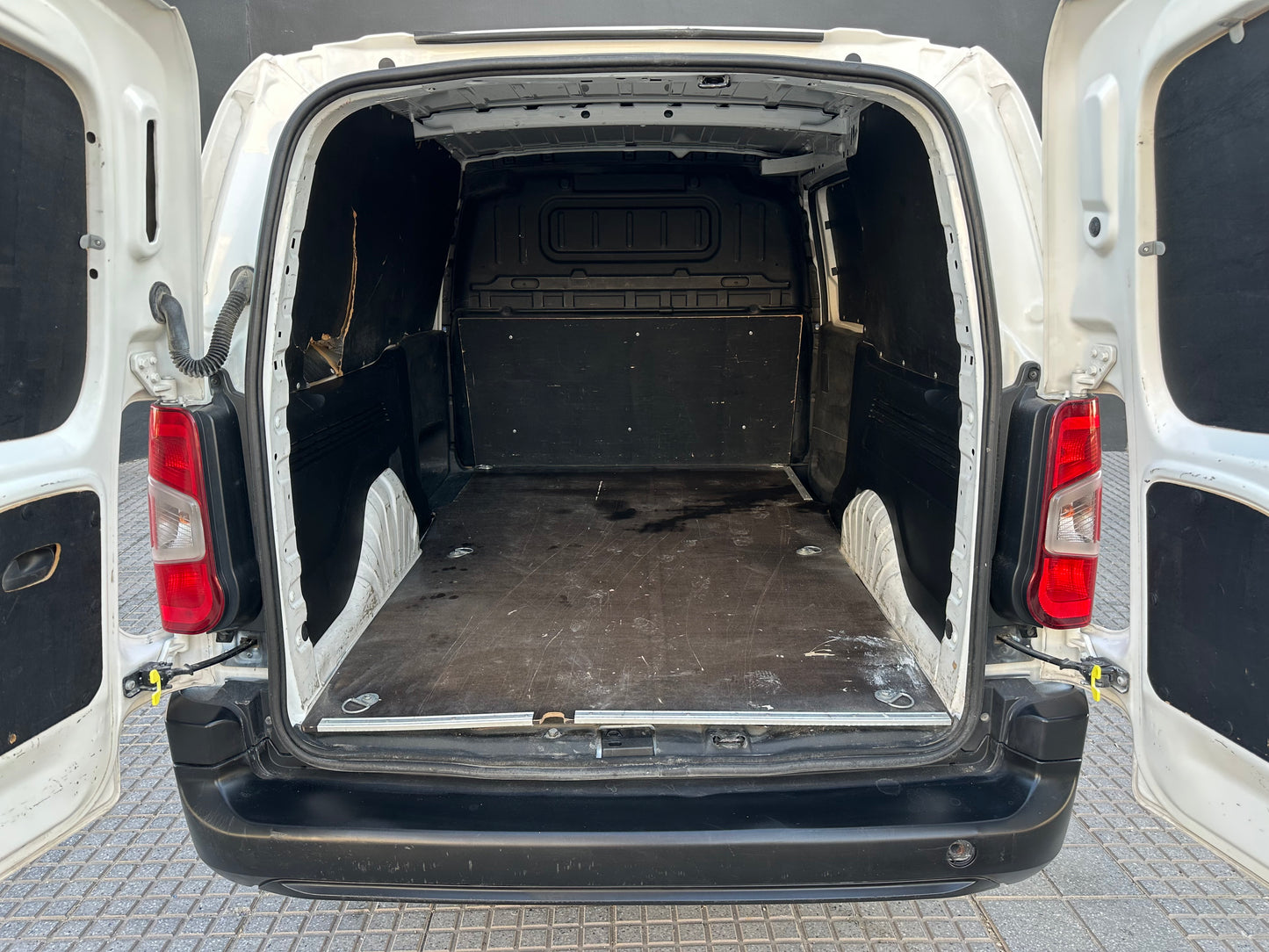 CITROEN BERLINGO CERRADA