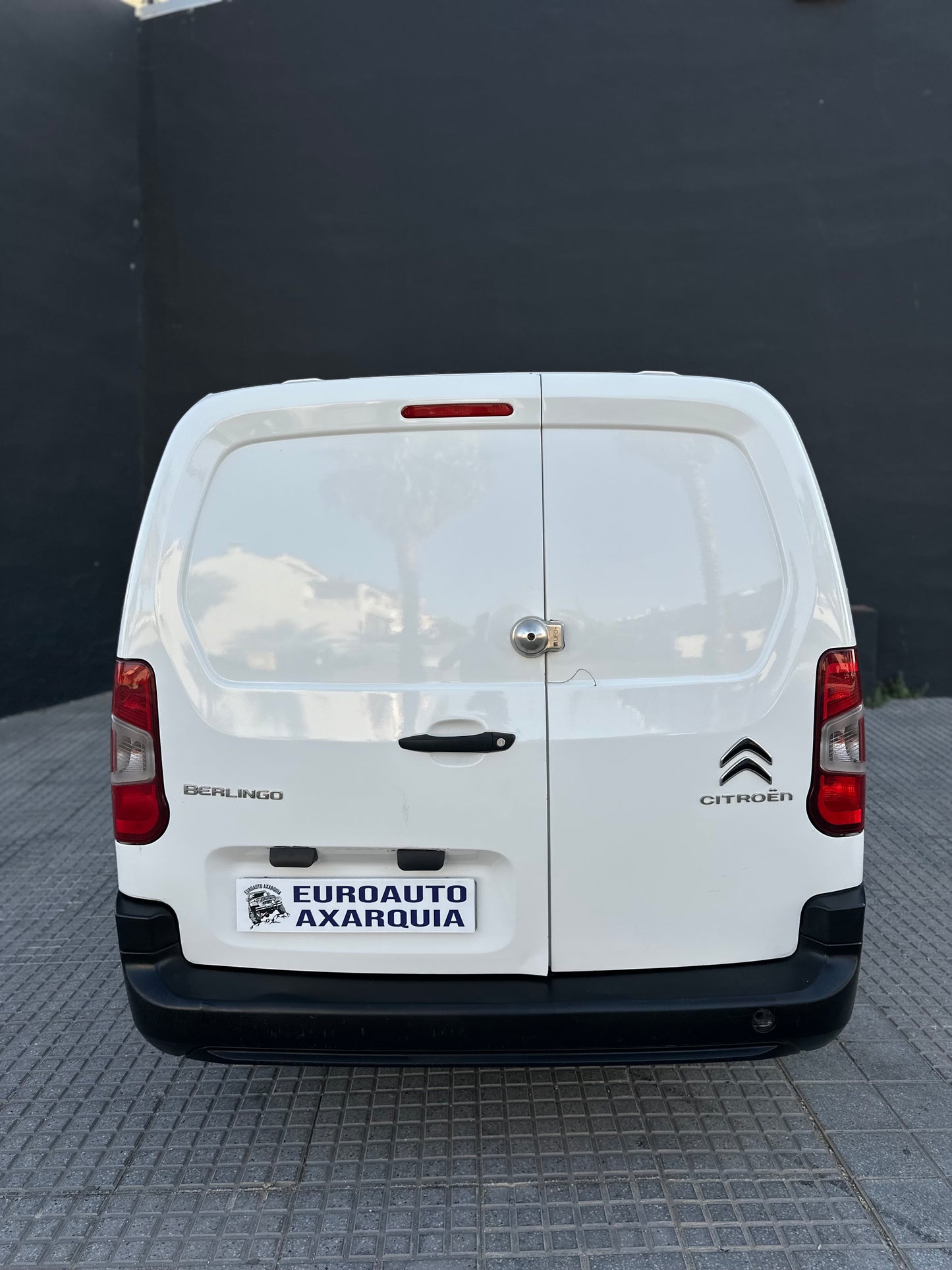CITROEN BERLINGO CERRADA